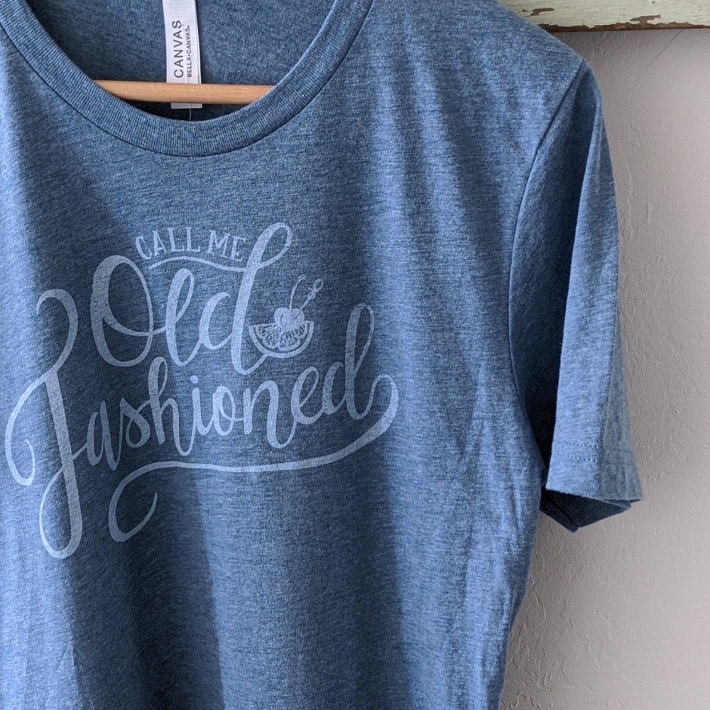 BELLA CANVAS I NWT Blue "Call Me Old Fashioned" Drink Graphic Tee, S